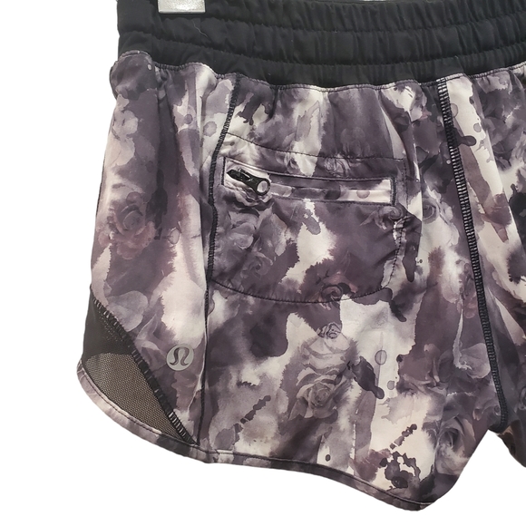 Lululemon Hotty Hot Floral Obscured Black Dusty Mauve Shorts Size 4 Black White - Picture 3 of 5
